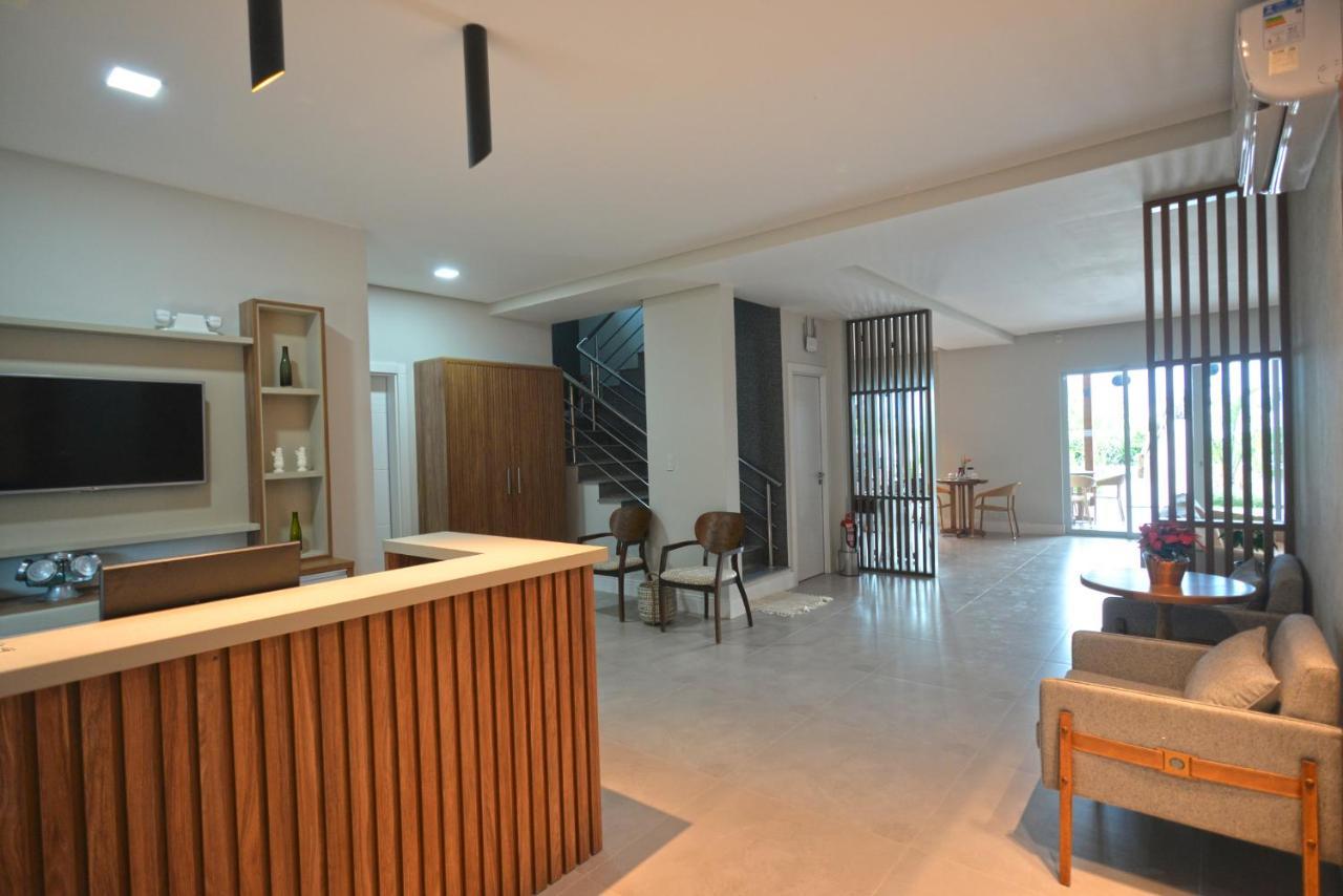 Hospedaria Home Suites Mariscal Bombinhas Exterior foto